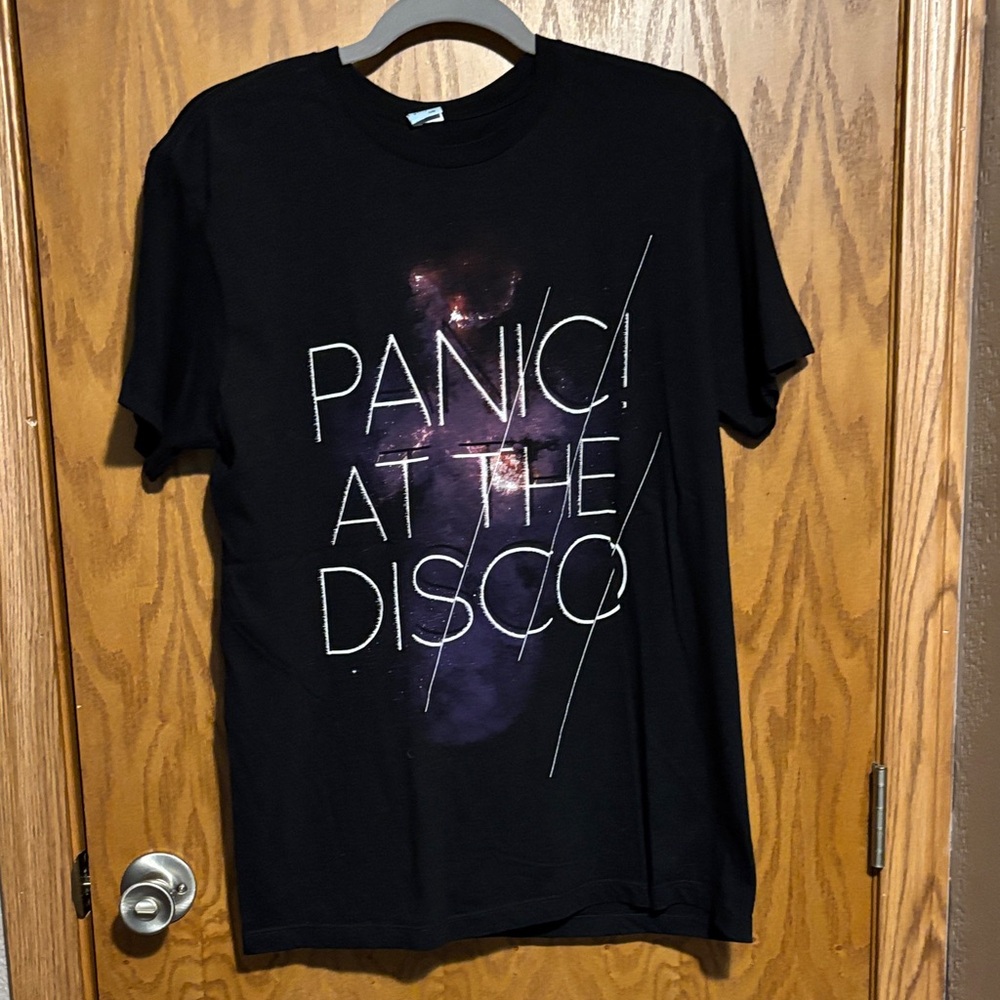 Black Graphic Tee - Short Sleeve size L